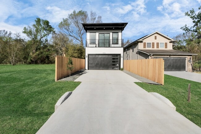 Building Photo - 7935 Sunnyhill St