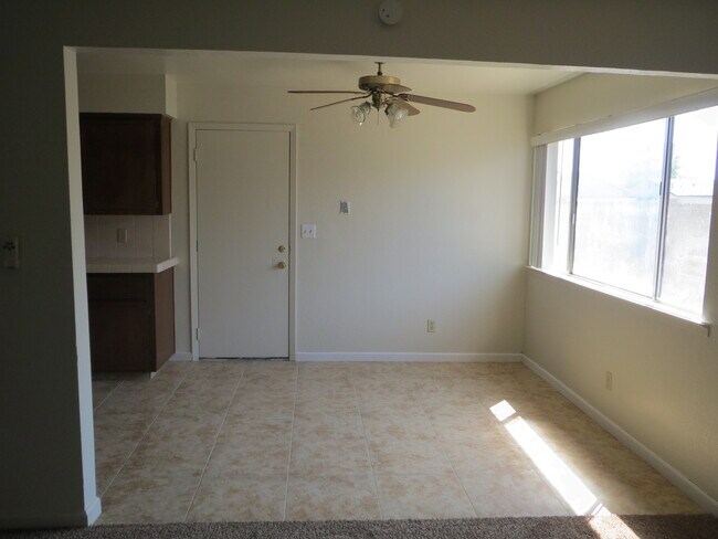 Foto del edificio - 3382 Claremont Ave