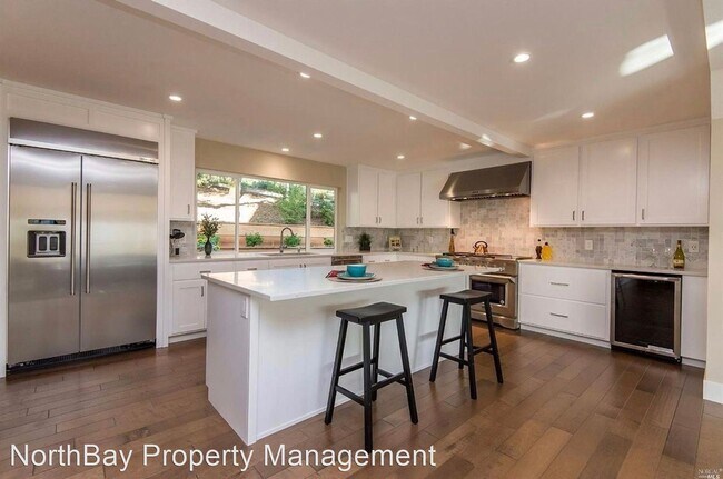 Building Photo - 4 br, 4 bath House - 4737 Woodview Drive