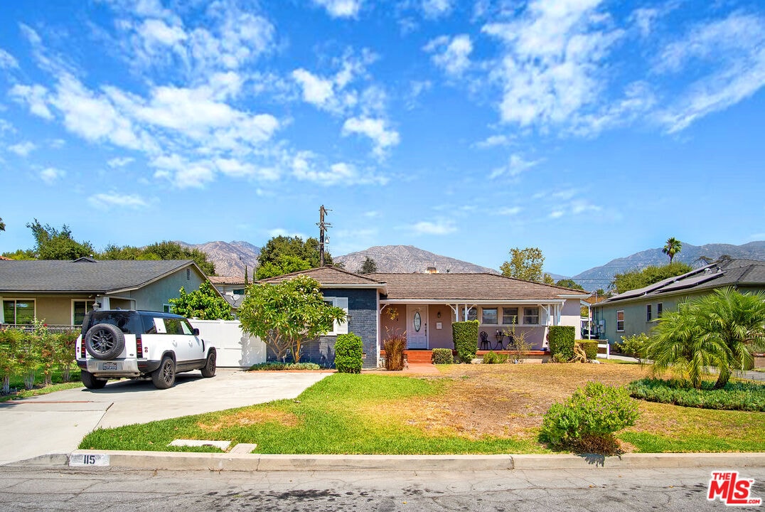 Primary Photo - 115 W Floral Ave