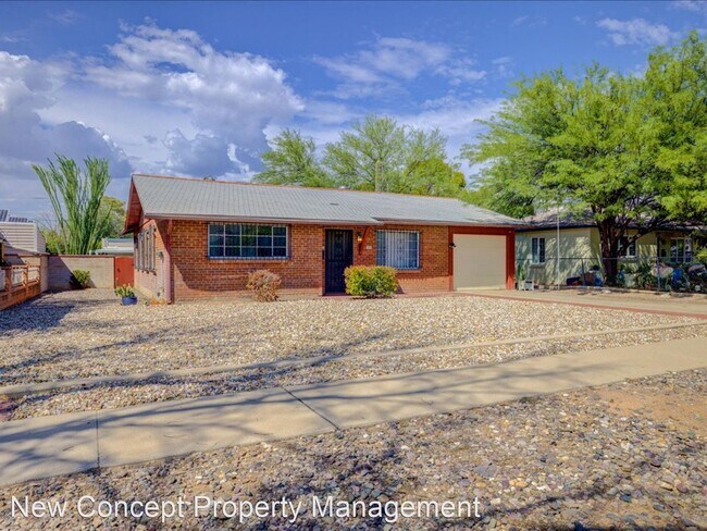 Building Photo - 3 br, 1 bath House - 2553 E Beverly Dr.