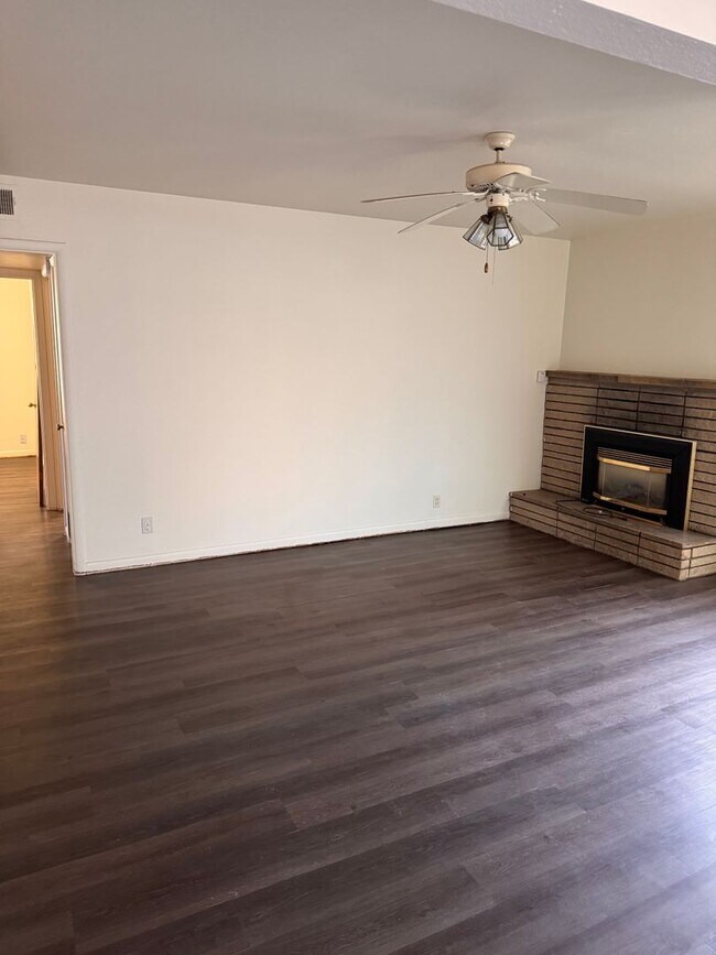 Foto del edificio - 2 Bedroom 1 Bathroom House North of Hospital