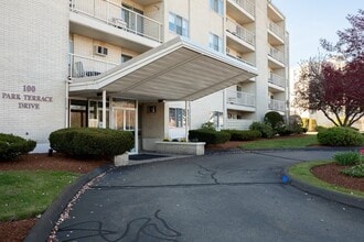 Building Photo - 100 Park Terrace Dr