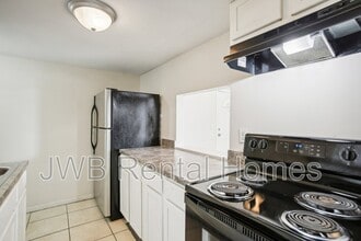 Building Photo - 7201 Arlington Expy
