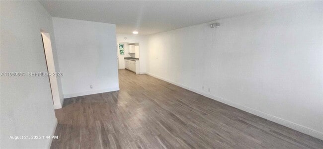 Building Photo - 1050 98th St