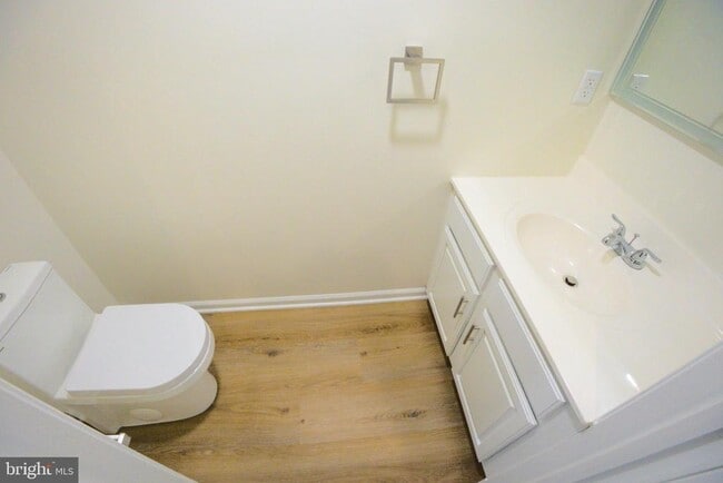 Building Photo - 18 Alexandra Ct