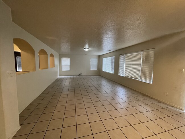 Building Photo - 9620 Sundoro Pl NW