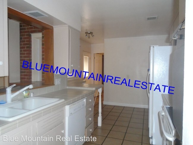 Foto del edificio - 124 Fox Ave