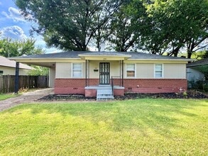 Building Photo - 1761 Cornelia Ln