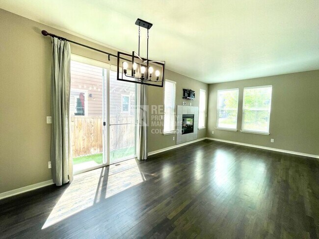Foto del edificio - 13788 Tall Oaks Loop