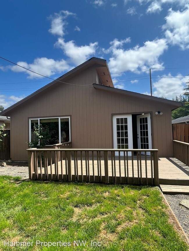 Building Photo - 3 br, 1 bath House - 2725 St Clair Street