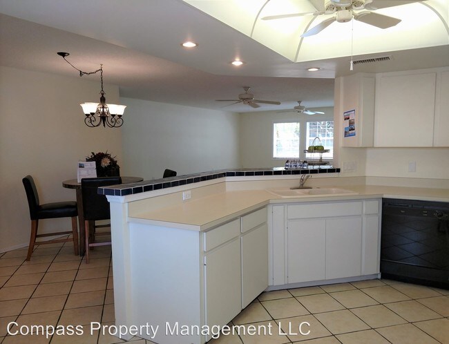 Building Photo - 2 br, 2 bath House - 528 W Venice Ave Unit 4