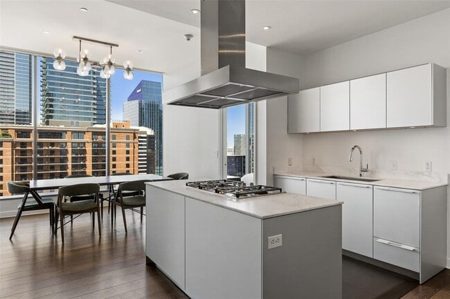 Building Photo - 210 Lavaca St