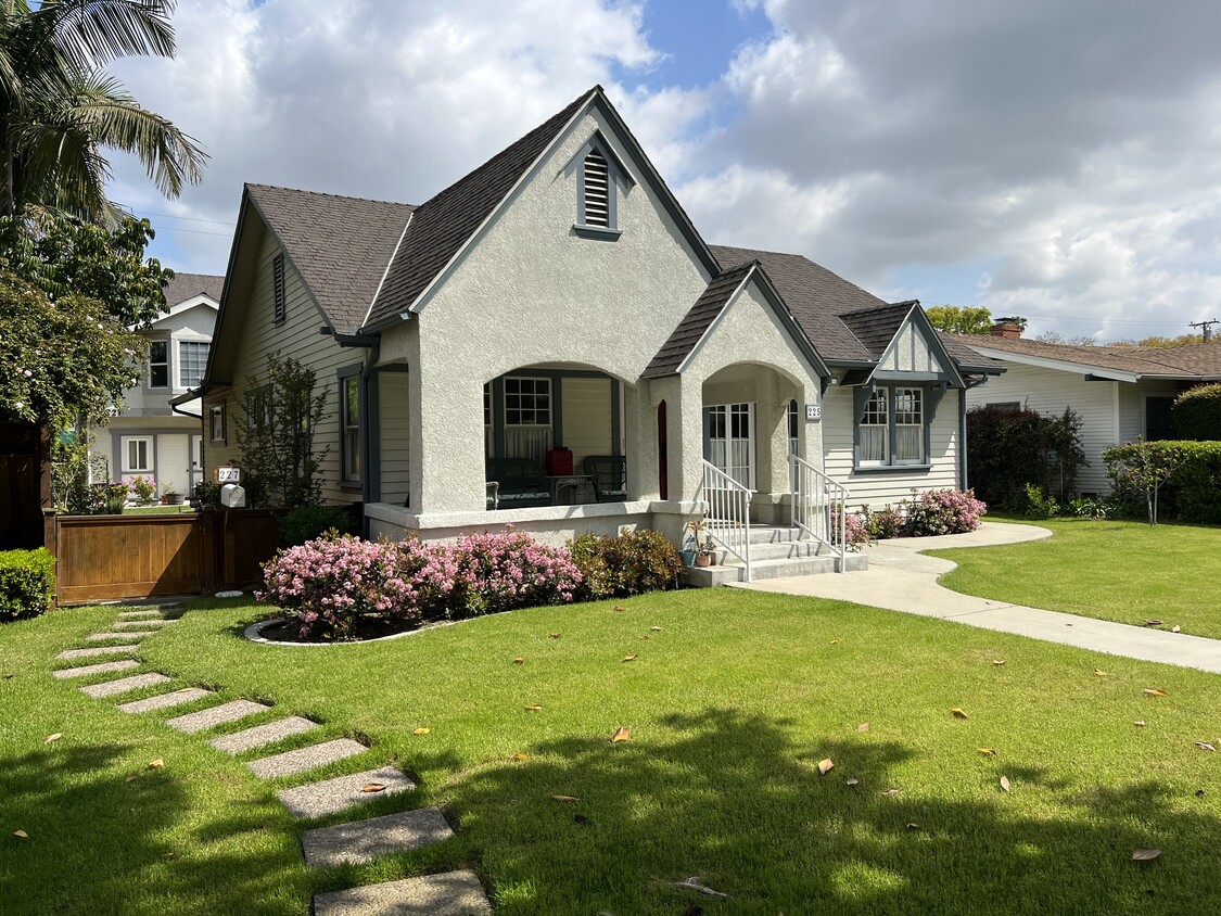 Primary Photo - 225 Malvern Ave