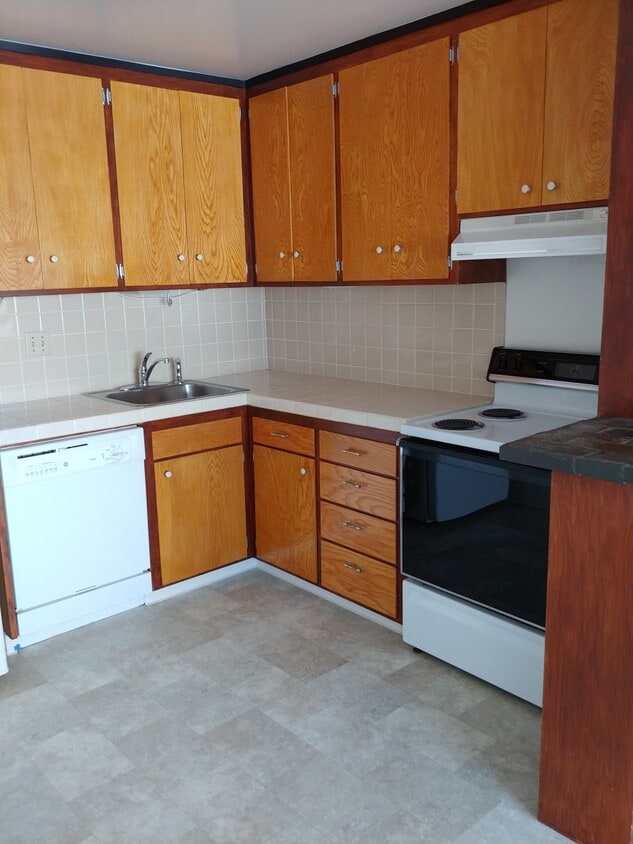 Primary Photo - 2645 Market St