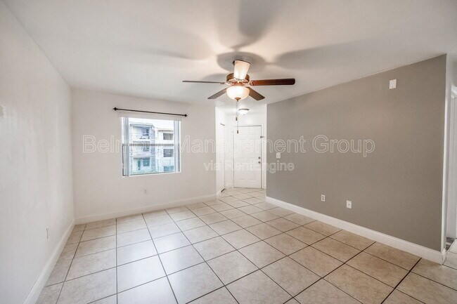 Foto del edificio - 3012 Parkway Blvd