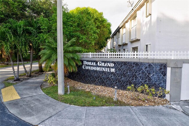Foto del edificio - 5675 NW 109th Ave