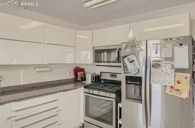 Foto del edificio - 9307 Summer Meadows Dr