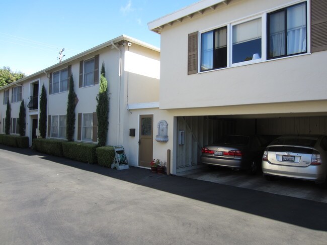 Covered Parking - Villa Toscana