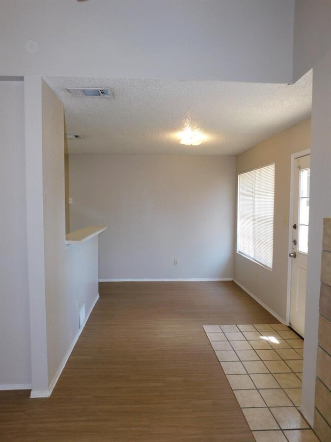 Building Photo - 2223 Katy Ln