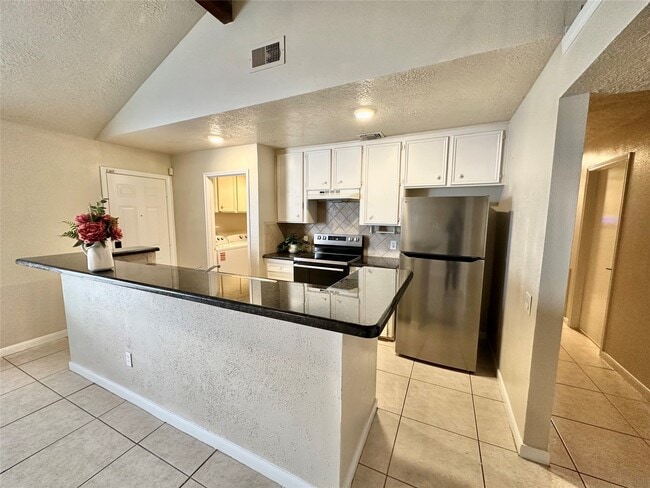 Foto del edificio - 9164 Wilcrest Dr