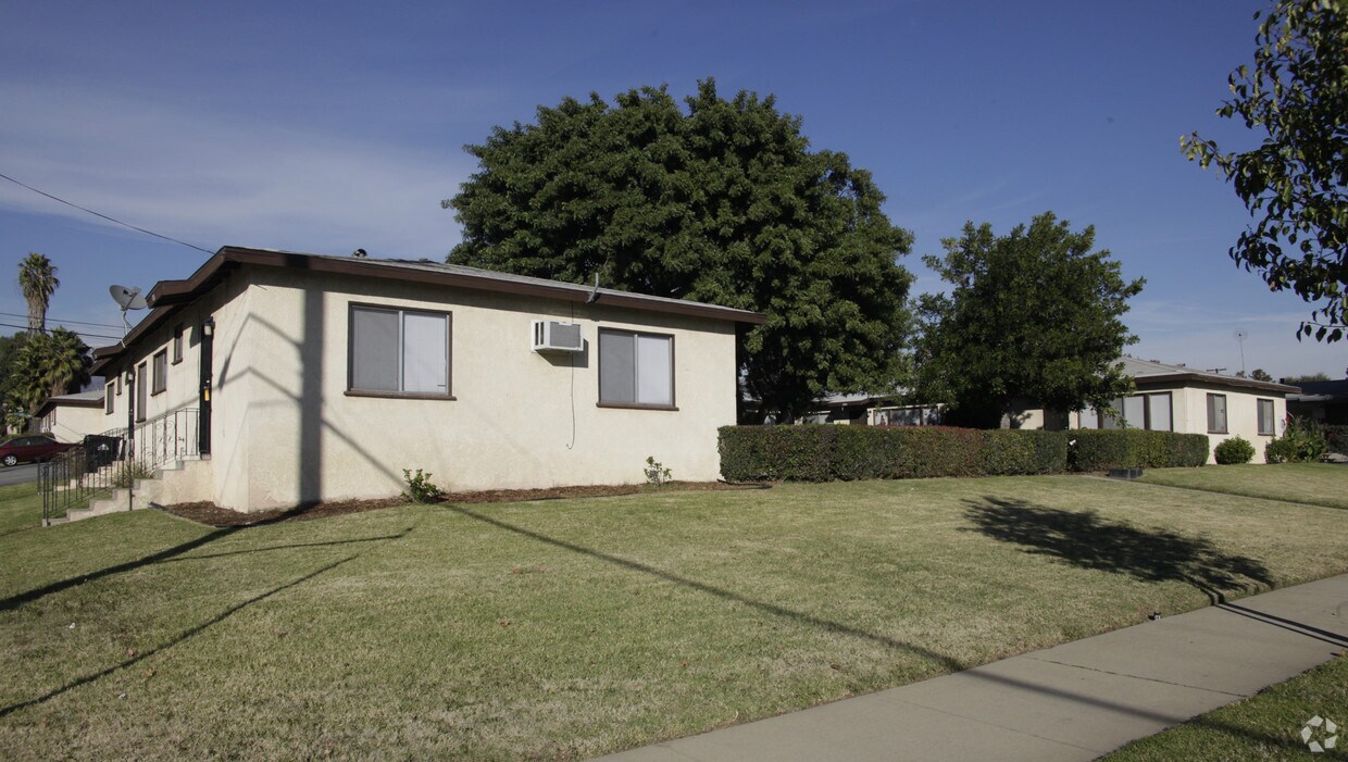 Primary Photo - 1020-1030 W Flora St