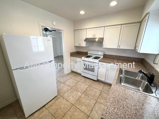 Building Photo - MADISO