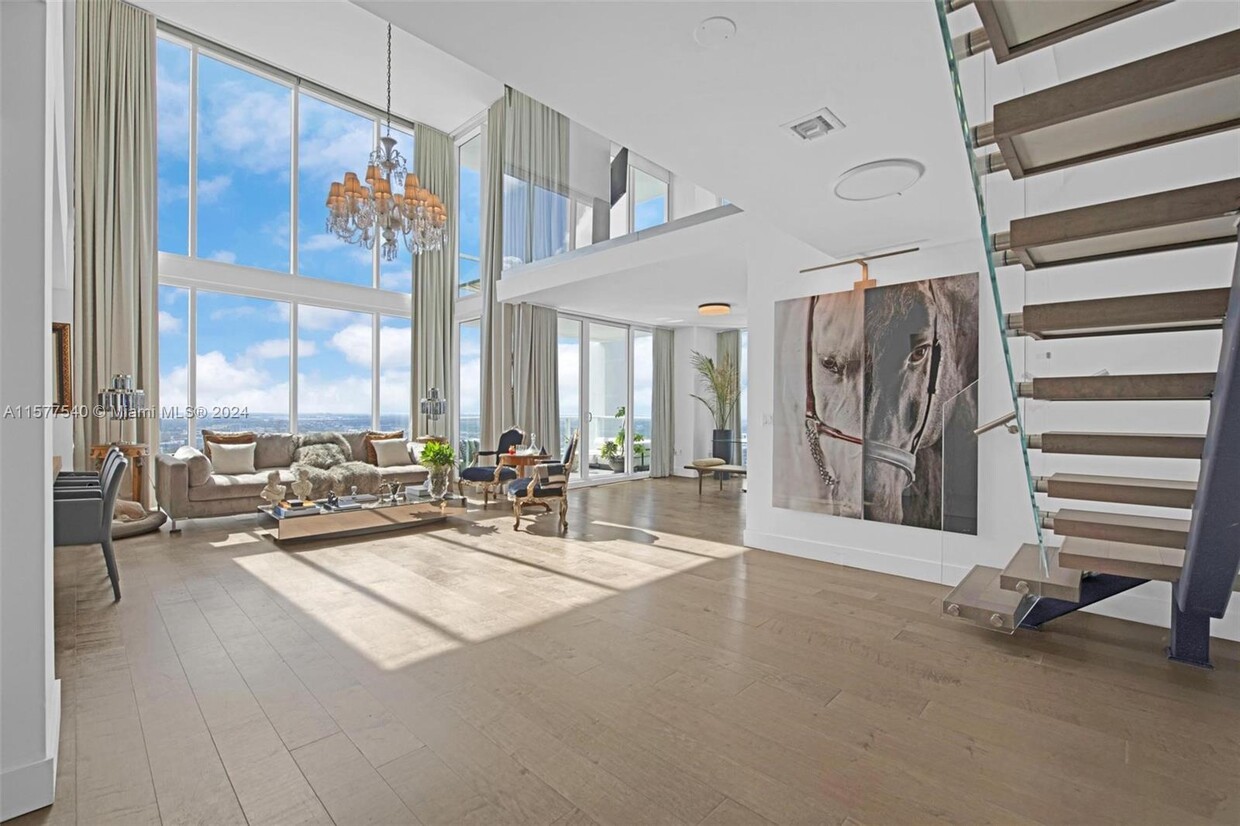 Primary Photo - 1040 Biscayne Blvd