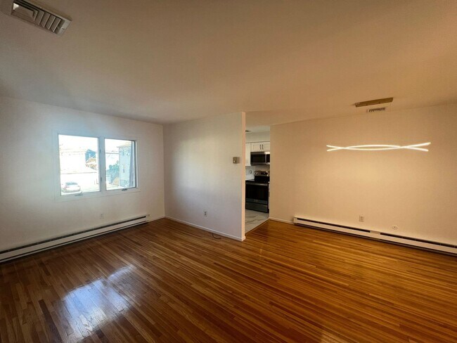 Foto del edificio - 526 Laurel Ave