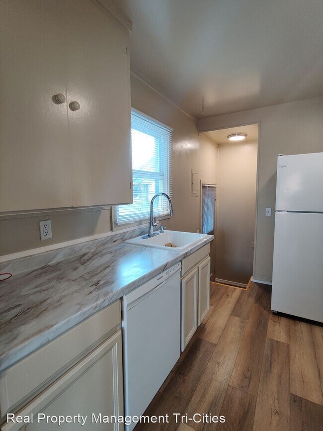 Foto del edificio - 4 br, 2 bath House - 85 Symons Dr