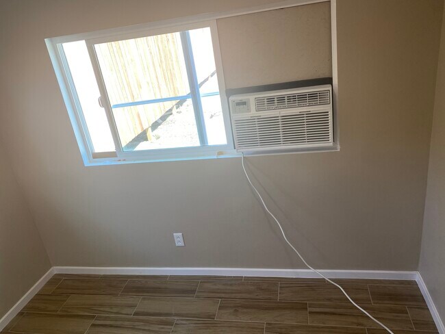 Bedroom 2 - 32972 Rose Ave