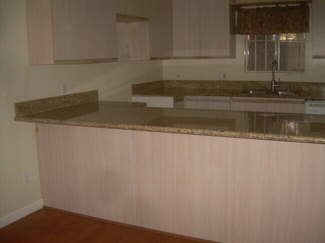 kitchen - 856 W Beach Ave