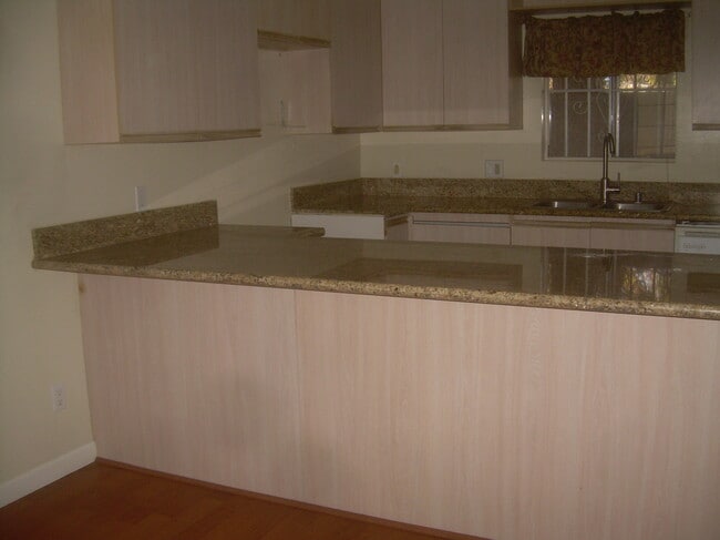 kitchen - 856 W Beach Ave