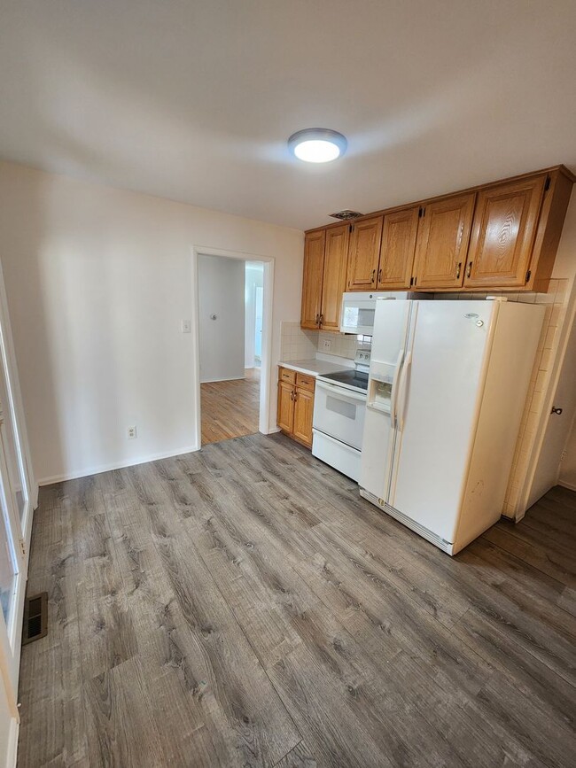 Foto del edificio - Spacious & Updated Home in Lakewood's Prem...