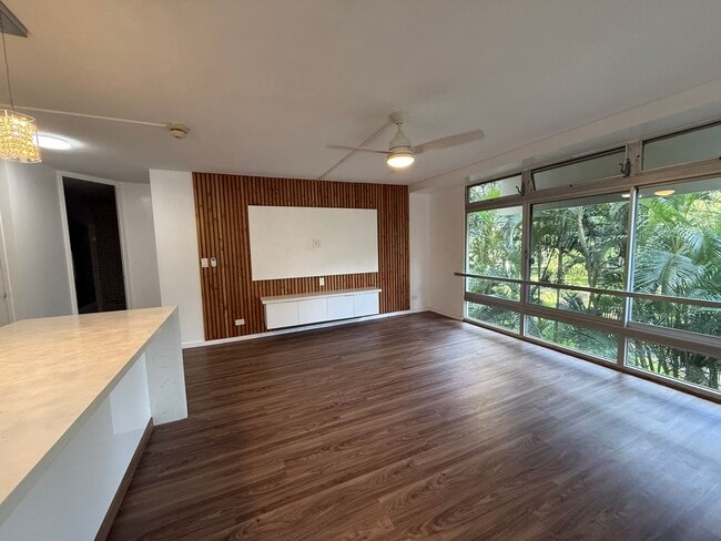 Foto del edificio - Queen Emma Gardens 1 bedroom 1 bath with d...