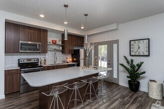 2BR, 2BA - Temperate - Axio 8400