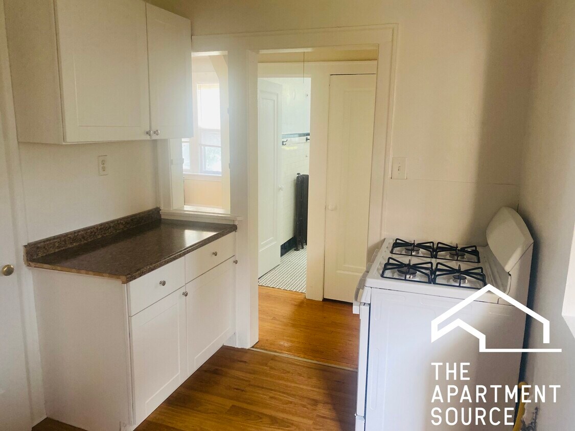 3148 S Harlem Ave Unit 2F, Riverside, IL 60546 Condo for Rent in