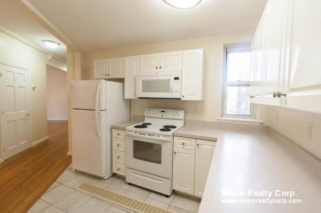 Building Photo - 1405 Beacon St