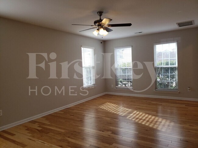 Foto del edificio - 6632 Courtland St
