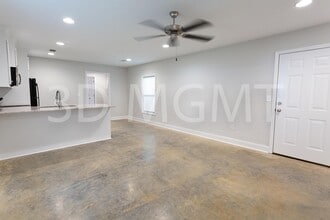 Building Photo - 103 Wedgewood Cr