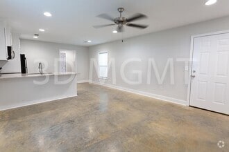 Building Photo - 105 Wedgewood Cr