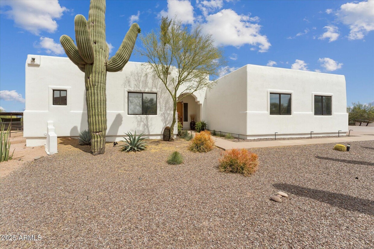 Foto principal - 14604 E Peak View Rd