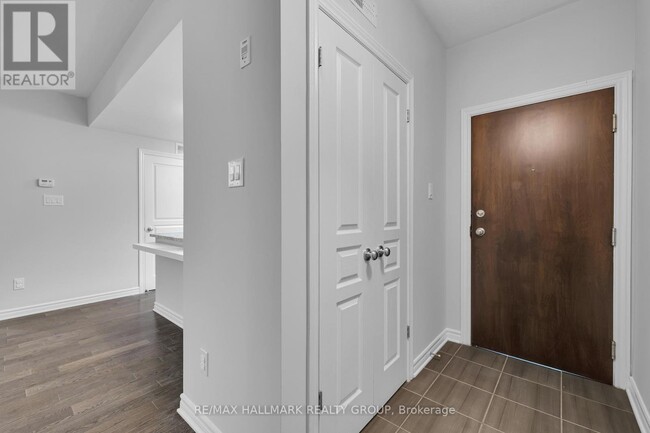 Building Photo - 1067 Beryl Private