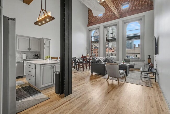 Foto del edificio - 1555 California St