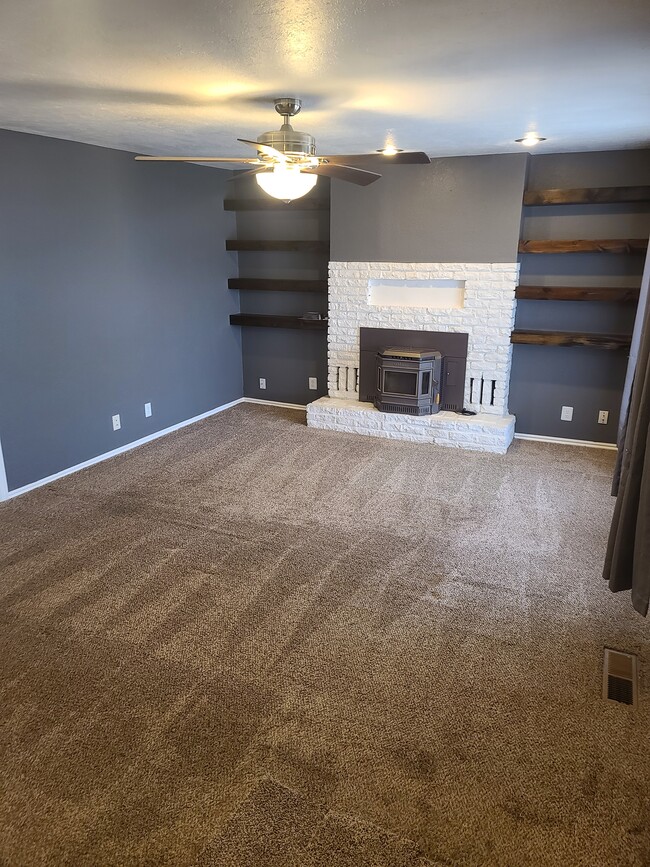 Foto del edificio - 1376 Cedar St