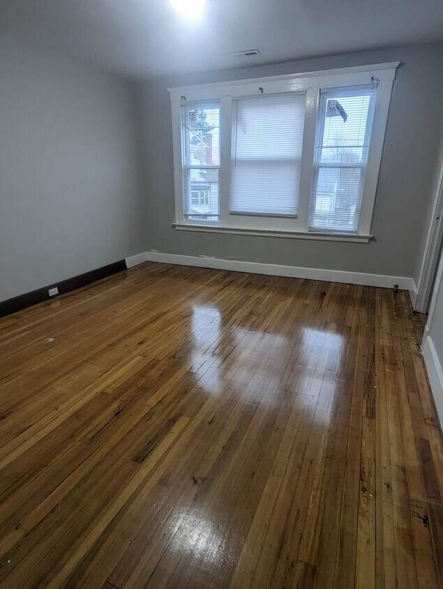 Primary Photo - 89 Hubinger St