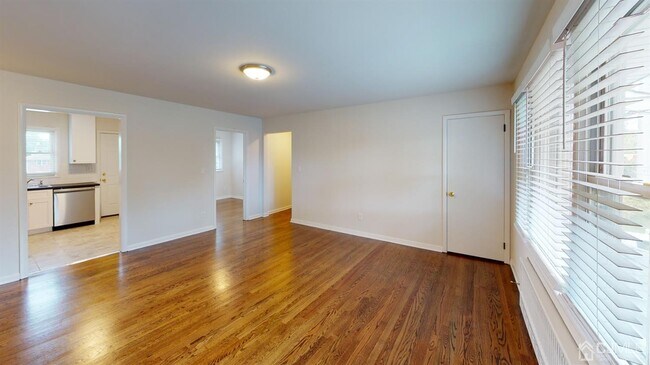 Foto del edificio - 34 Audubon Ave