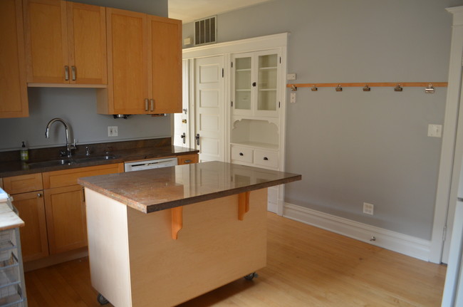 Kitchen - 3643 N Hoyne Ave