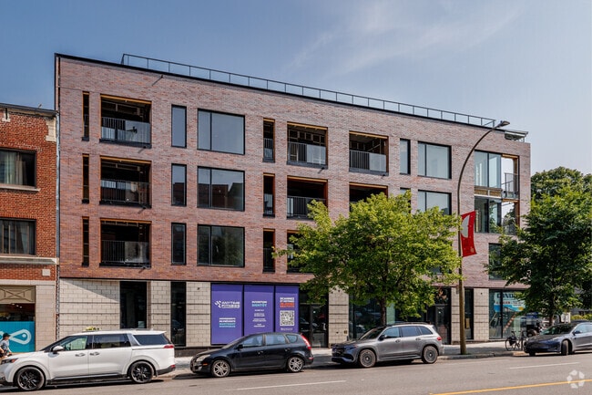 Building Photo - Les Suites Marlowe