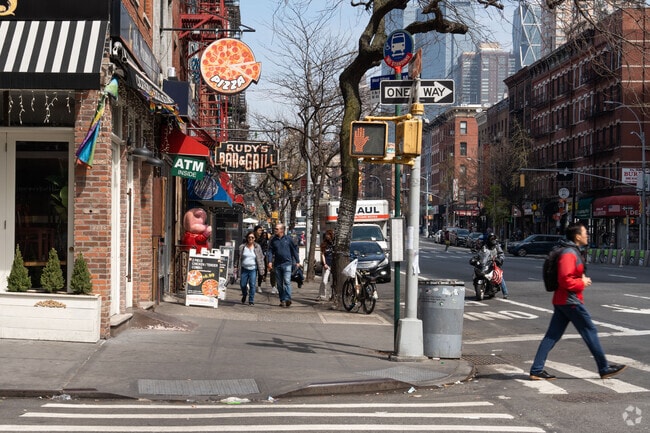 Bustling 9th Avenue